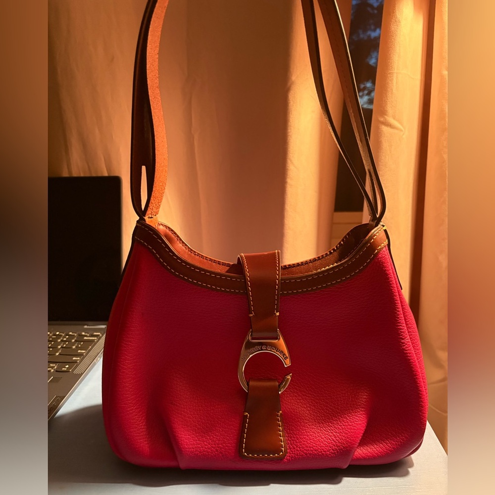 Elegant Pink Leather Shoulder Bag